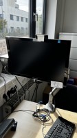 5300.12 ‣ 1 PC HP intel pentium mit Widescreen-TFT-Monitor Samsung, 22 Zoll auf Tischhalterung