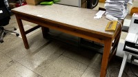 5469.6 =&gt; 15 Arbeitstische, teilweise mit Unterschränken