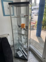 5429.3 =&gt; 1 Vitrine