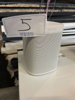 5403.5 =&gt; 1 Smartlautsprecher Sonos One mit Stativ