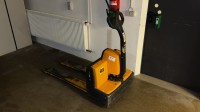 5469.41 =&gt; 1 Elektrodeichselhubwagen Jungheinrich EMF 112, Tragkraft 1,2 t mit integriertem Ladegerät