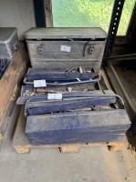 5473.3 =&gt; 1 Palette mit 3 Werkzeugkisten und Kleinwerkzeugen