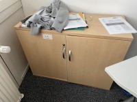 5429.51 =&gt; 1 Schreibtisch Linak, elektrisch höhenverstellbar mit Aktenrollcontainer und Aktenschrank