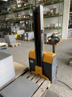 5429.641 =&gt; 1 Elektrodeichselstapler Jungheinrich EMC 110, Bj. 2011, Tragkraft 1000 kg