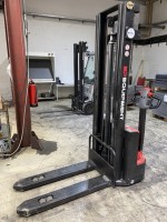 5429.642 =&gt; 1 Elektrodeichselstapler EP Equipment ES 12-12 ES, Bj. 2020, ca. 300 BStd., Tragkraft 1200 kg