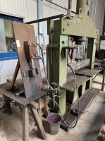 5473.73 =&gt; 1 Biege- und Pressstation bestehend aus Abkantpresse, 2 Biegevorrichtungen und Hydraulikaggregat