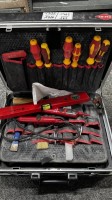 4932.1200    =&gt;    1 Werkzeugkoffer Knipex mit Kleinwerkzeugen