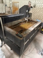5499.44 =&gt; 1 Wasserstrahlschneidanlage MultiCam V-Series, Bj. 2019 mit Hochdruckwasserpumpe KMT SL-VI 50 und CNC-Steuerung