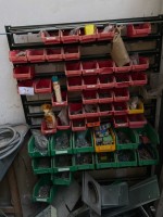 5467.91 ➤ 1 Schraubenregal mit Sortierkästen