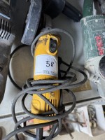 5506.58 => 1 Einhandwinkelschleifer DeWalt