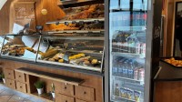 5493.3    =&gt;   1 Verkaufstheke, ca. 5 lfm. mit Vitrinenaufsätzen und Rückbuffet