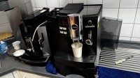 5493.12    =&gt;   2 Kaffeevollautomaten Jura WE 8 und Impressa XS 9 (defekt)