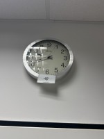 5449.18 =&gt; 1 Wanduhr