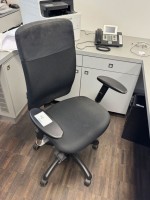 5449.46 =&gt; 1 Drehstuhl mit Armlehnen