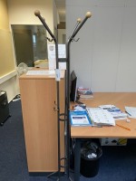 5524.28 ==&gt;. 1 Garderobenständer