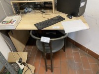 5510.59 =&gt; 1 Schreibtisch mit 2 Besucherstühlen