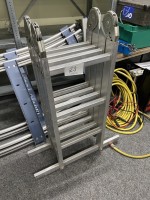 5508.23 => 1 Alu-Mehrzweckleiter, 4 x 4 Sprossen