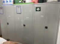 5280.485 =>  3 Metallwerkzeugschr&auml;nke, einer davon mit Inhalt