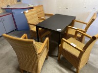 5555.6    =>     1 Tisch mit 5 Korbst&uuml;hlen