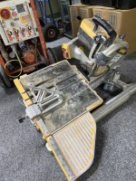 4932.1467 => 1 Fliesenschneidemaschine DeWalt mit Diamanttrennscheibe 254 mm