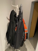 5612.2 =>. 1 Garderobenst&auml;nder