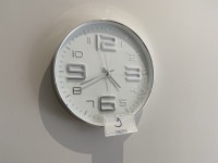 5612.9 =>. 1 Wanduhr