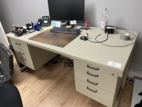 5612.13 =>. 1 Schreibtisch