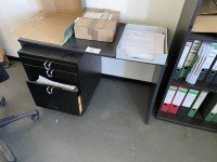 5585.36 => 2 Schreibmaschinentische