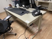 5612.14 =>. 1 Schreibtisch