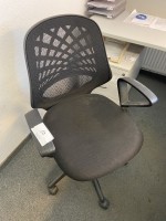 5595.10 => 1 Drehstuhl mit Armlehnen