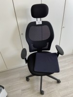 5595.26 => 1 Drehstuhl mit Armlehnen