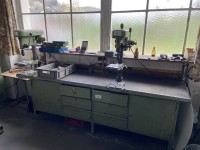 5595.112 => 1 Werkbank mit 2 Tischbohrmaschinen