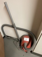 5585.16 => 1 Staubsauger AEG