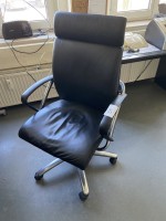 5585.34 => 1 Drehstuhl mit Armlehnen