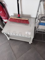 5627.6    =>   1 Druckertisch, fahrbar