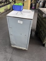 5627.171    =>   1 Metallwerkzeugschrank, niedrig