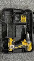 4932.1629 => 1 Akku-Schrauber DeWalt DCD791 mit Akku und Ladeger&auml;t