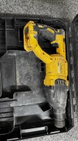 4932.1630 => 1 Akku-Bohr- und Stemmhammer DeWalt DCH133