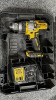 4932.1632 => 1 Akku-Schrauber DeWalt DCD999 mit Ladeger&auml;t