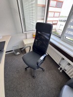 5634.2 => 1 Drehstuhl mit Armlehnen