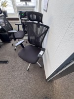 5634.5 => 1 Drehstuhl mit Armlehnen