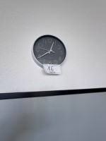 5634.16 => 1 Wanduhr