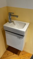 5618.311 => 1 Keramikhandwaschbecken Geberit mit Armatur Duravit und Unterschrank