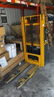 5611.7    =>   1 Elektrodeichselhubwagen Jungheinrich EJC 110,
