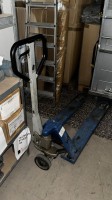 5611.26 => 1 Gabelhubwagen Pfeifer