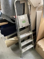 5621.21 => 1 Klappleiter Hailo, 4-sprossig