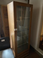 5670.3 => 1 Glast&uuml;renschrank