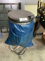 5636.60 => 1 M&uuml;llsackst&auml;nder, fahrbar