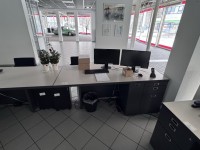 5589.3 => 2 Schreibtische mit Aktenrollcontainer
