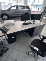 5589.11 => 1 Schreibtisch mit Aktenrollcontainer